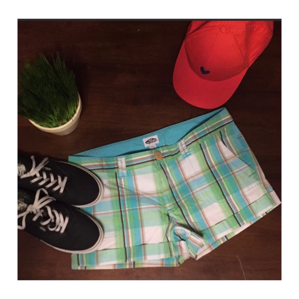 VANS Plaid Green Cuffed Shorts Size 9